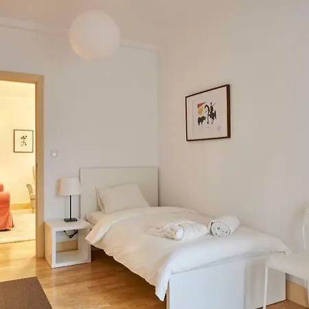 Campo Pequeno Avenida 3*